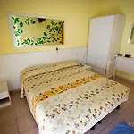 Le Petit Hotel