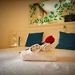 Le Petit Hotel