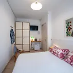 Le Petit Hotel