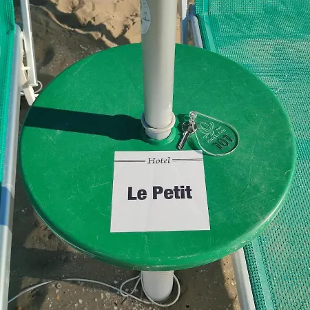 Le Petit Hotel 3*