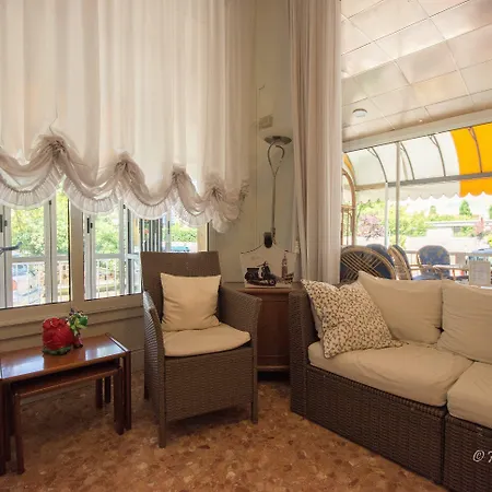 Le Petit Hotel 3*
