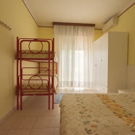 Le Petit Hotel