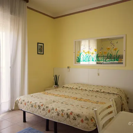 Le Petit Hotel 3*